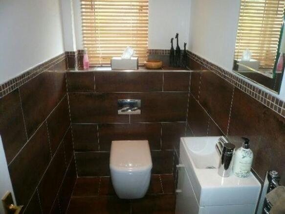 Cloakroom/wc