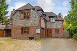 Lenana, South Drive, Winchester SO22 6PY