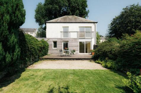 Buchanan Street, Balfron, G63