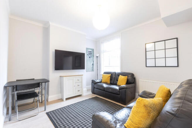 4 bed Terraced for sale Image 3
