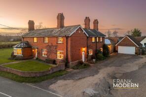 Heathcote House, Grantham Road, Grantham NG33 4EQ