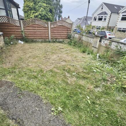 5 bed House for sale Image 4