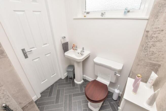 EN-SUITE SHOWER ROOM (2)-2.jpg
