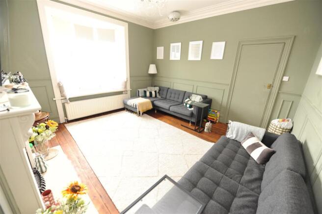 4 bed Semi-Detached for sale Image 4
