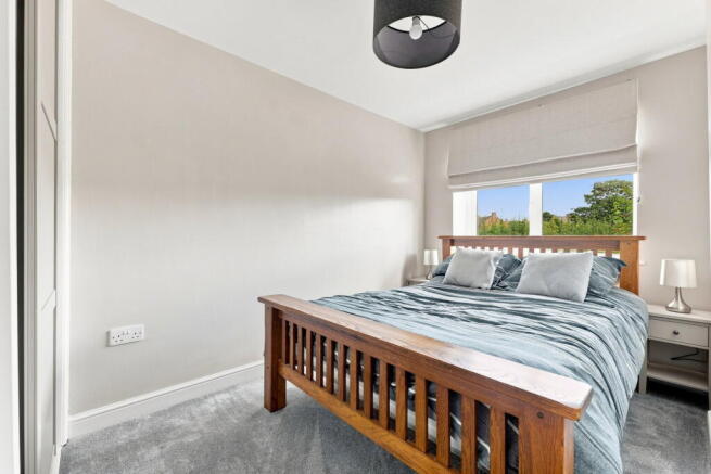 4 bed Semi-Detached for sale Image 12