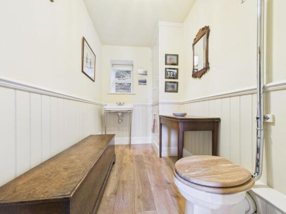 Guest Cloakroom