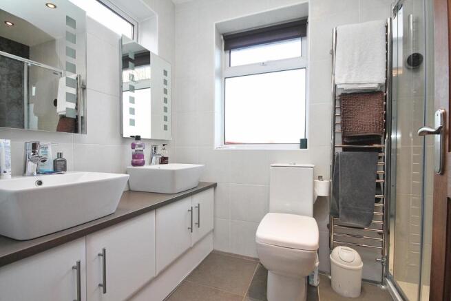 en-suite shower room