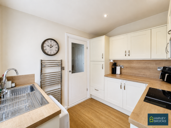 3 bed Semi-Detached for sale Image 6