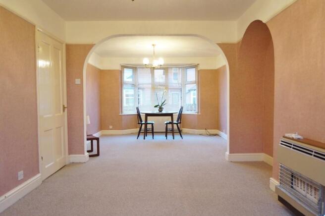 Lounge/Dining Room