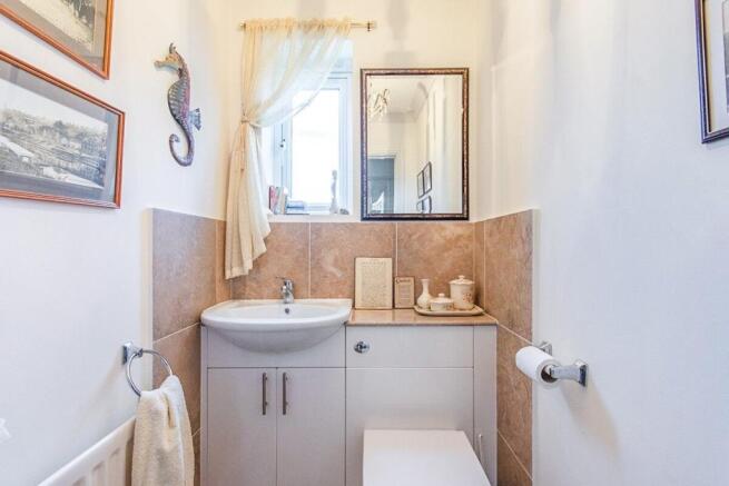 Cloakroom / WC