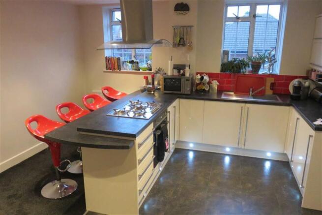 LUXURY DINING KITCHE