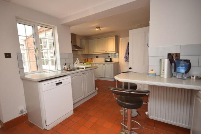 Kitchen/Breakfast...