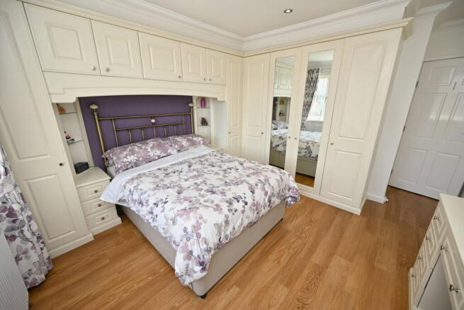 2 bed Detached Bungalow for sale Image 7