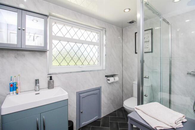 3 bed Semi-Detached Bungalow for sale Image 9