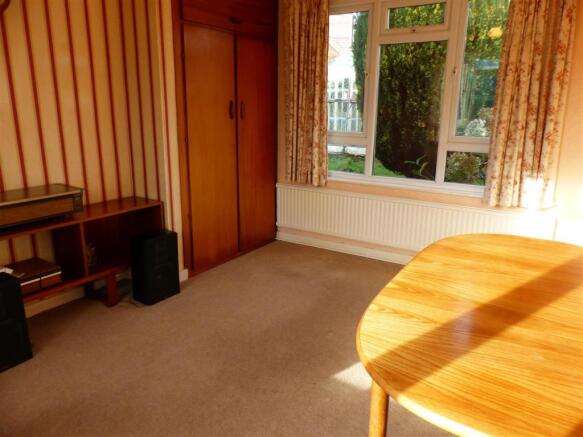 DINING ROOM/BEDROOM 2