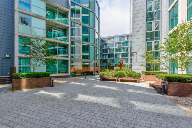 2 bed Apartment to rent Image 10