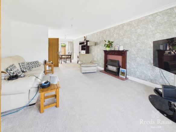 3 bed Semi-Detached for sale Image 4