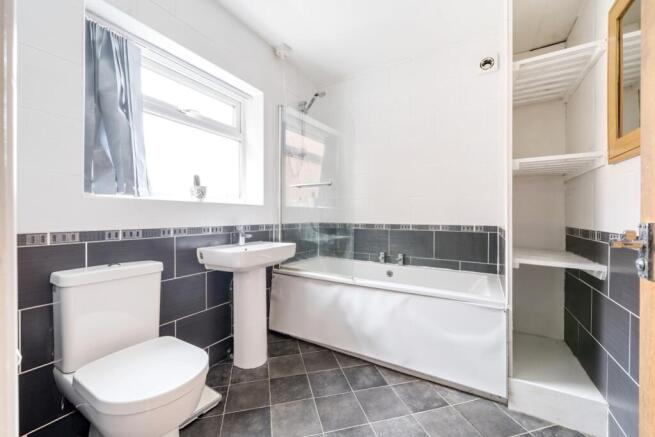 Lrg_Bathroom