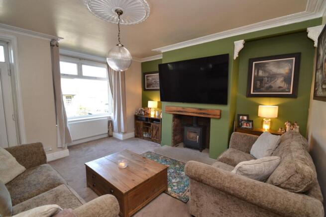 3 bed Semi-Detached for sale Image 3