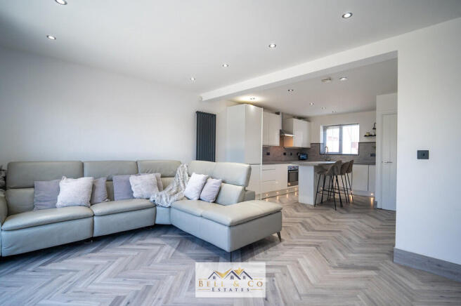 3 bed Semi-Detached for sale Image 7