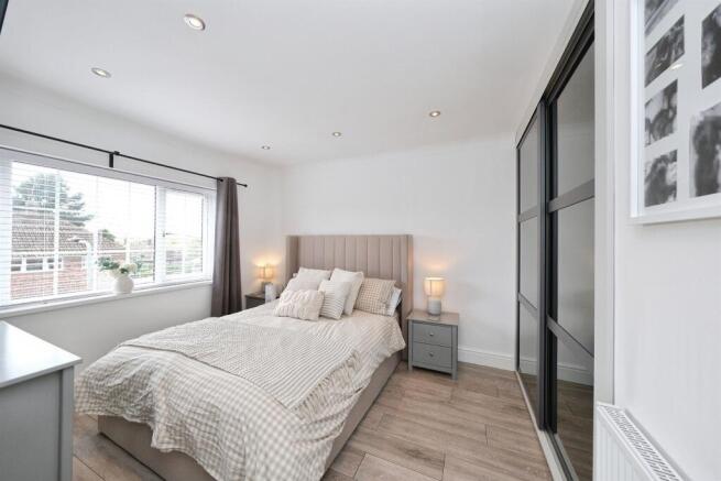 3 bed Semi-Detached for sale Image 11