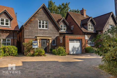 464 Ringwood Road, Ferndown, BH22 9