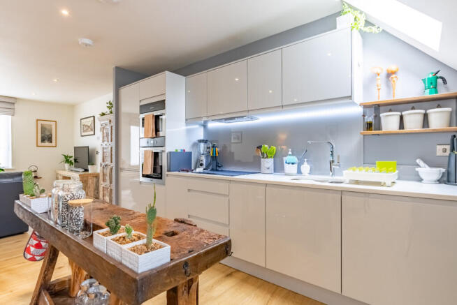 Apartment in Hertfordshire - View 4