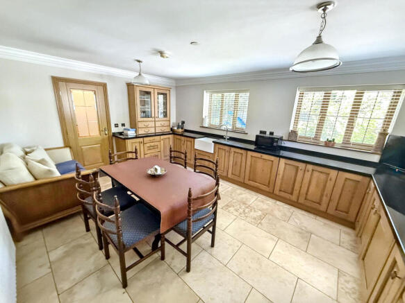 3 bed Bungalow for sale Image 8