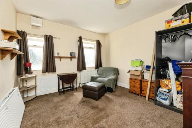 5 bed Detached Bungalow for sale Image 10