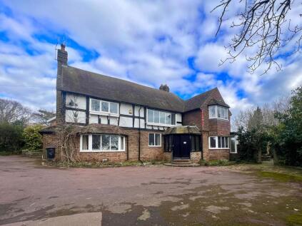 Cooden Sea Road, Bexhill-on-Sea, TN39