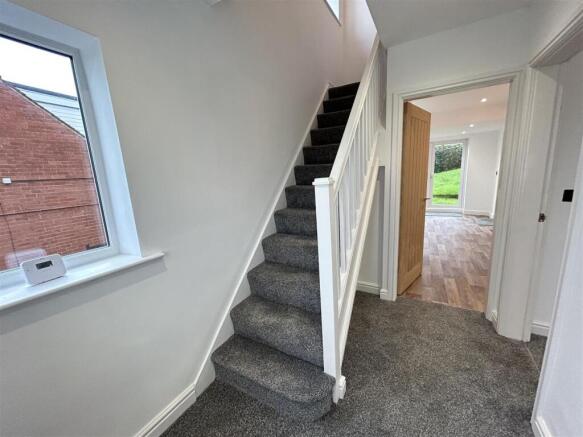 3 bed Semi-Detached to rent Image 9