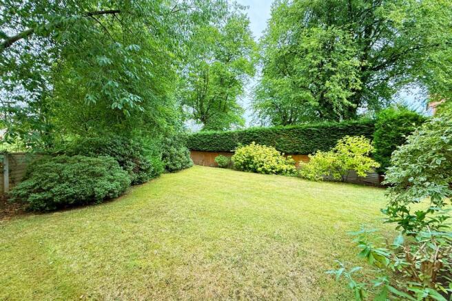 3 bed Flat for sale Image 11
