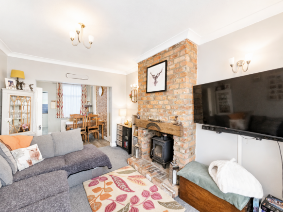 3 bed Terraced for sale Image 3