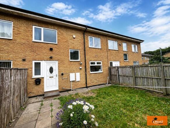 Three bed terraced house to let