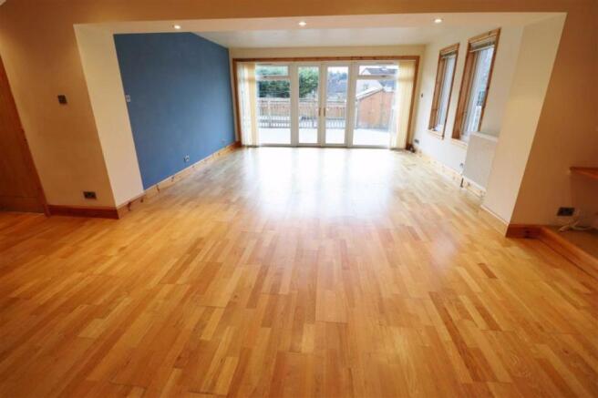 Lounge/Family Room