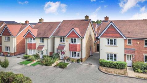 Welberry Way, Blackwater, GU17