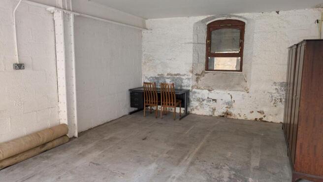 Garage 14, East Parkside, Edinburgh, EH16 5XN photo 4