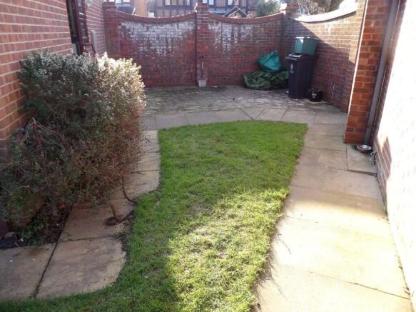 SIDE GARDEN