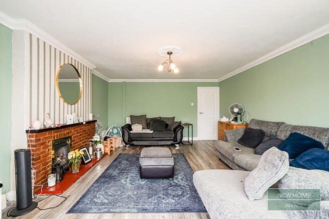 3 bed Semi-Detached for sale Image 6