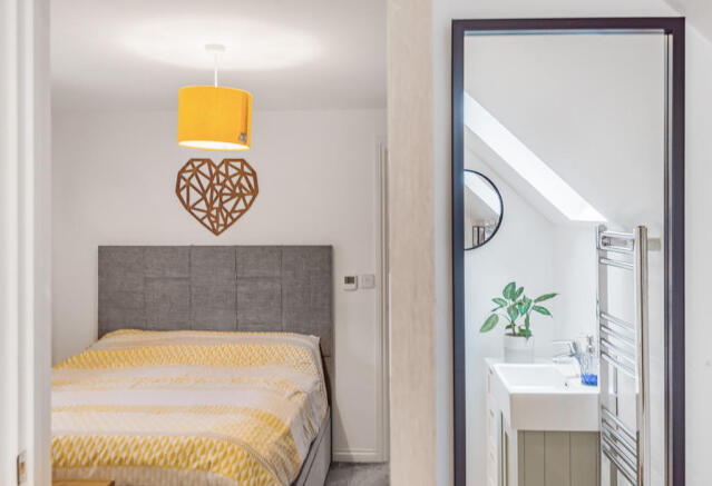 Bedroom 1 Lifestyle