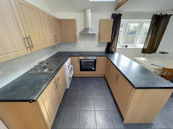 19-KITCHEN.jpg