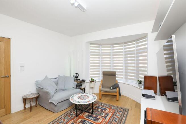 4 bed Semi-Detached for sale Image 12