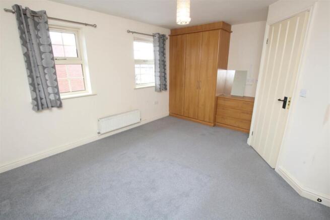 4 bed Town House for sale Image 9