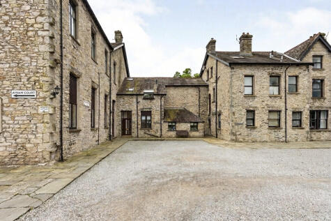 6 Aynam Court, Kendal, Cumbria, LA9 7EL