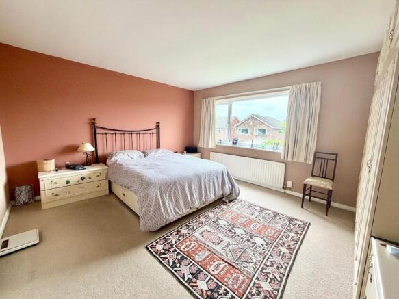 4 bed Detached for sale Image 10