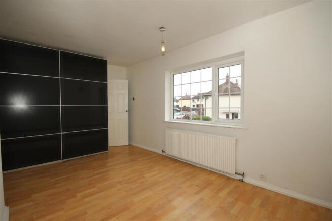 4 bed Semi-Detached for sale Image 8