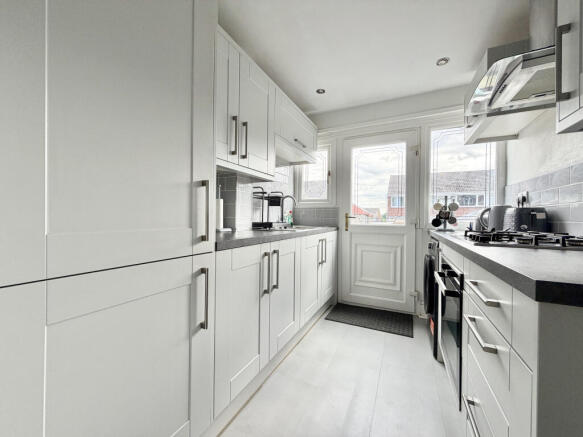 3 bed Semi-Detached for sale Image 7