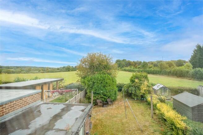 3 bed Semi-Detached for sale Image 8