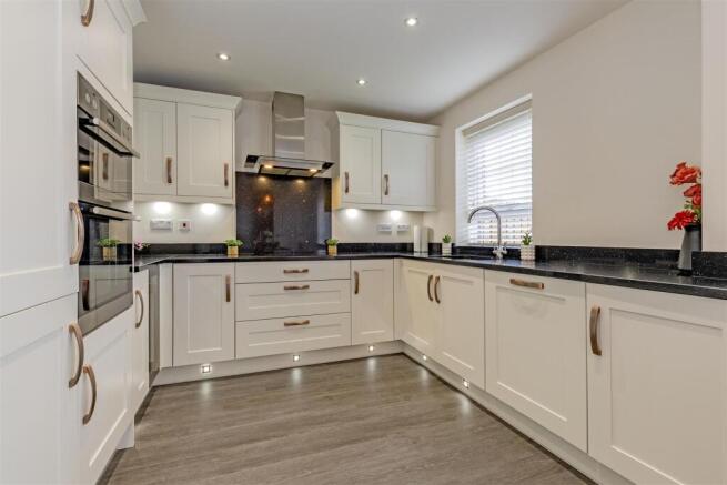 Impressive Dining Kitchen