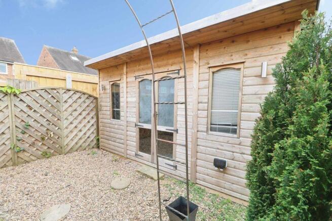 3 bed Semi-Detached for sale Image 10